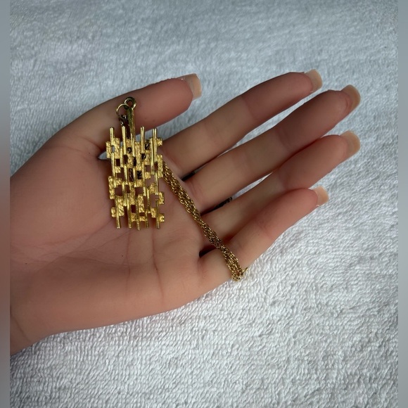 Vintage Brutalist Textured Gold Tone Estate Pendant Necklace - Picture 5 of 5